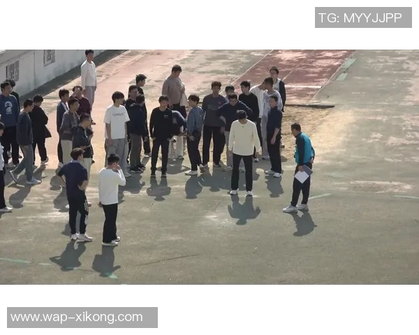 四川教练组集体罢工球员自发训练并将于周五前往青岛体测